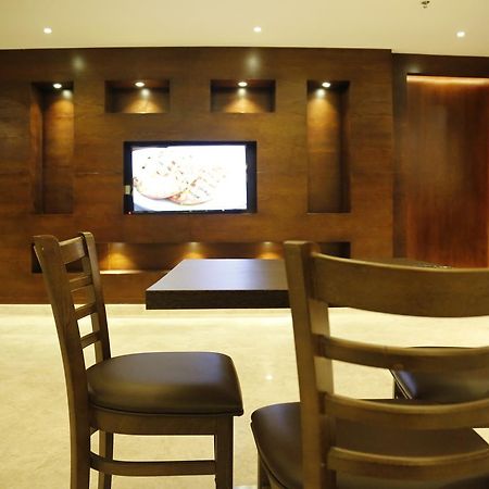 Flora Hotel Suite 2 فلورا2 للشقق المخدومة Эр-Рияд Экстерьер фото